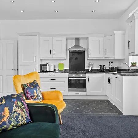 Cosy & Spacious 2br Flat Free Parking Apartman
