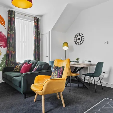 Cosy & Spacious 2br Flat Free Parking * Workington