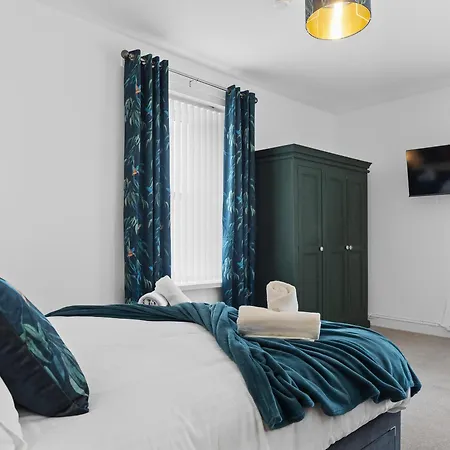 Cosy & Spacious 2br Flat Free Parking * 워킹턴