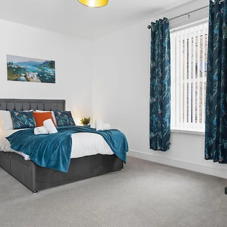 Cosy & Spacious 2br Flat Free Parking 워킹턴